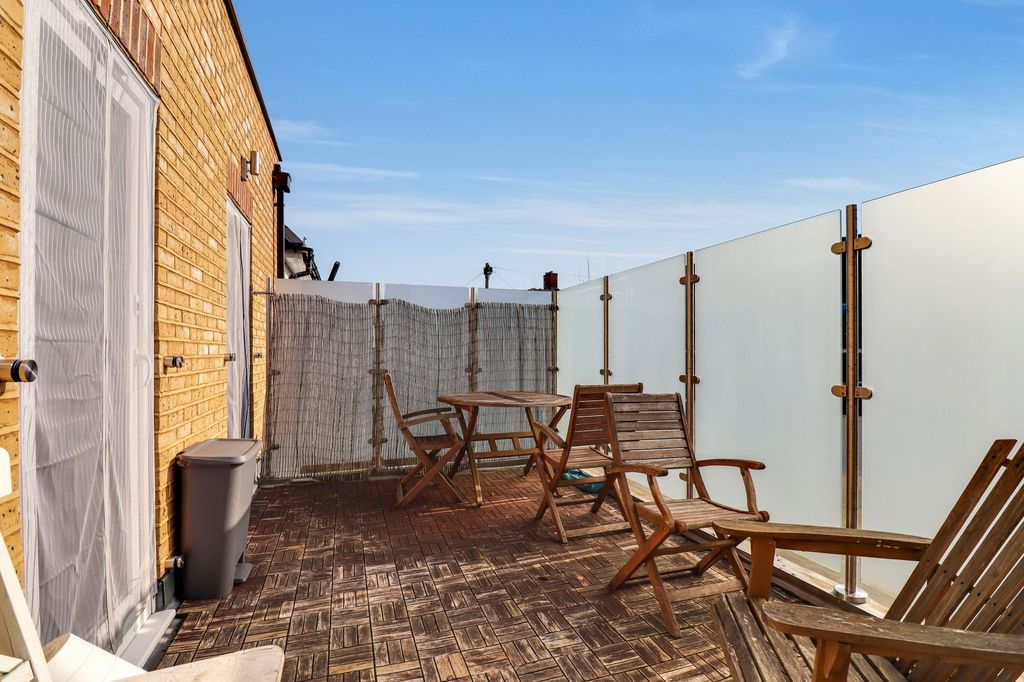 Additional image 10 of 2 bed flat for saleWalton Road, East Molesey KT8