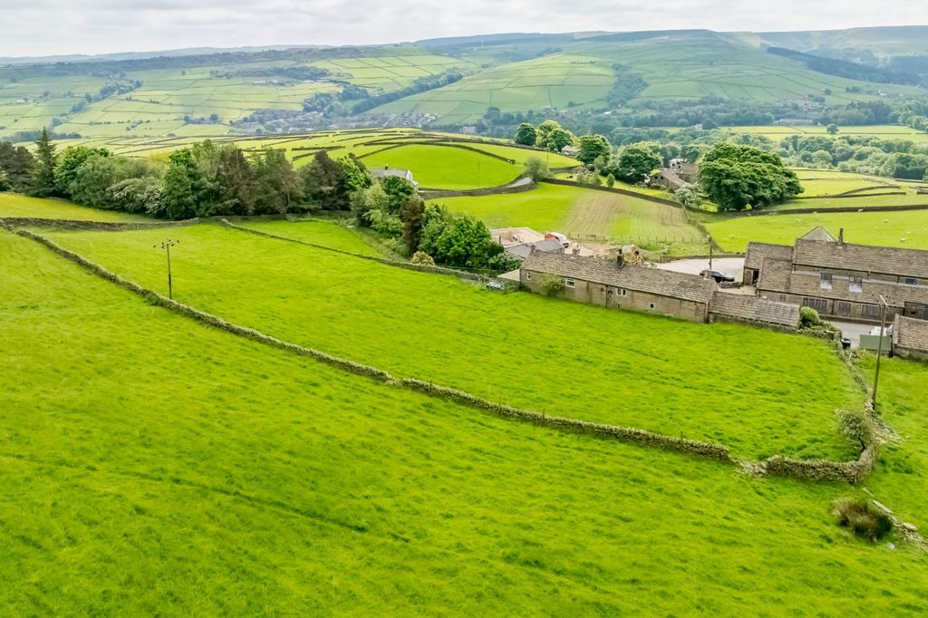 Property photo 3 of 17 Outside