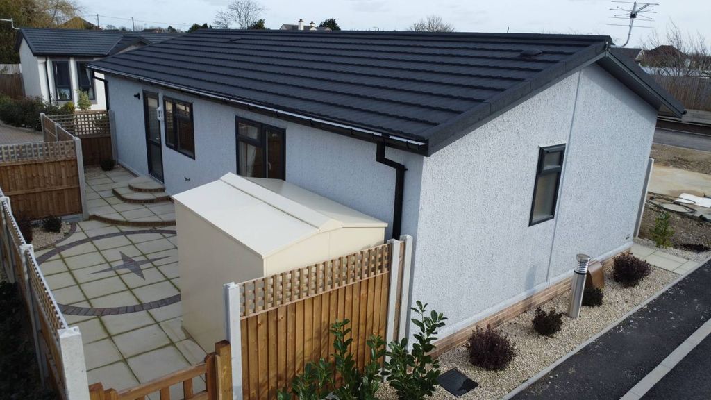 Property photo 3 of 12