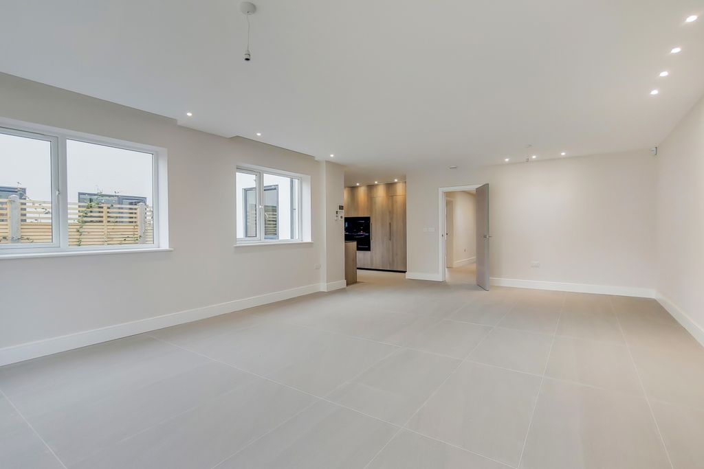 Property photo 3 of 18 4_Kitchen-Dining-Room-0