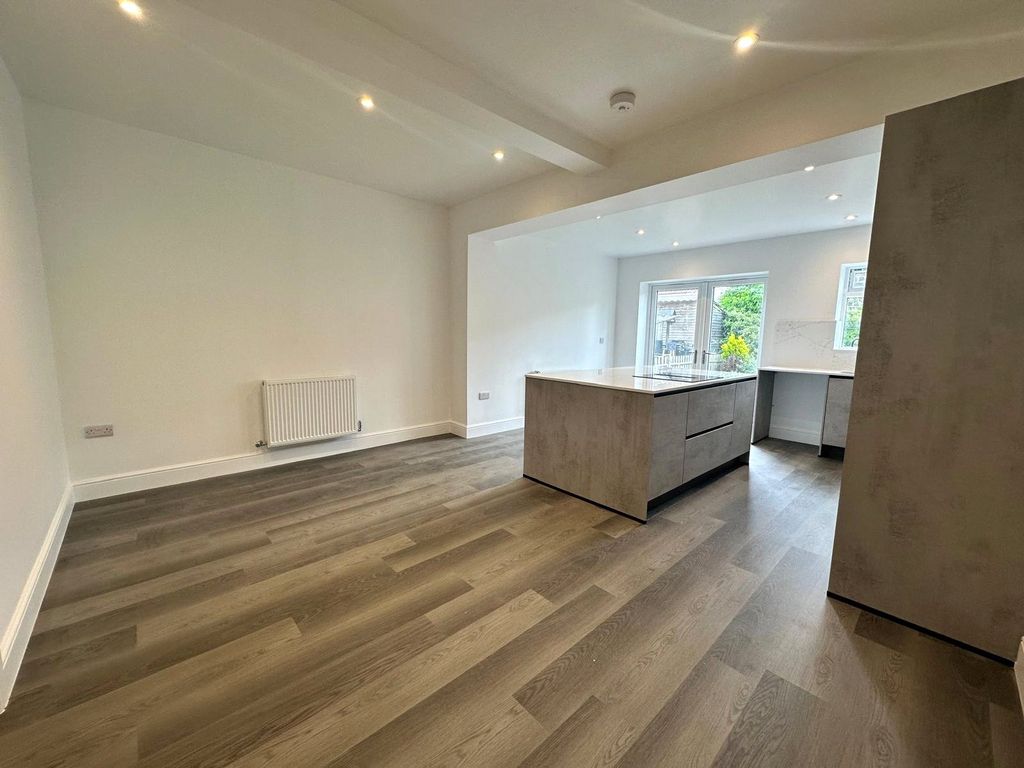 Property photo 3 of 11 Picture No. 34