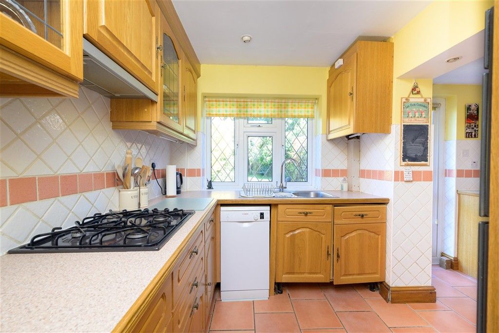 Property photo 3 of 17 Kitchen