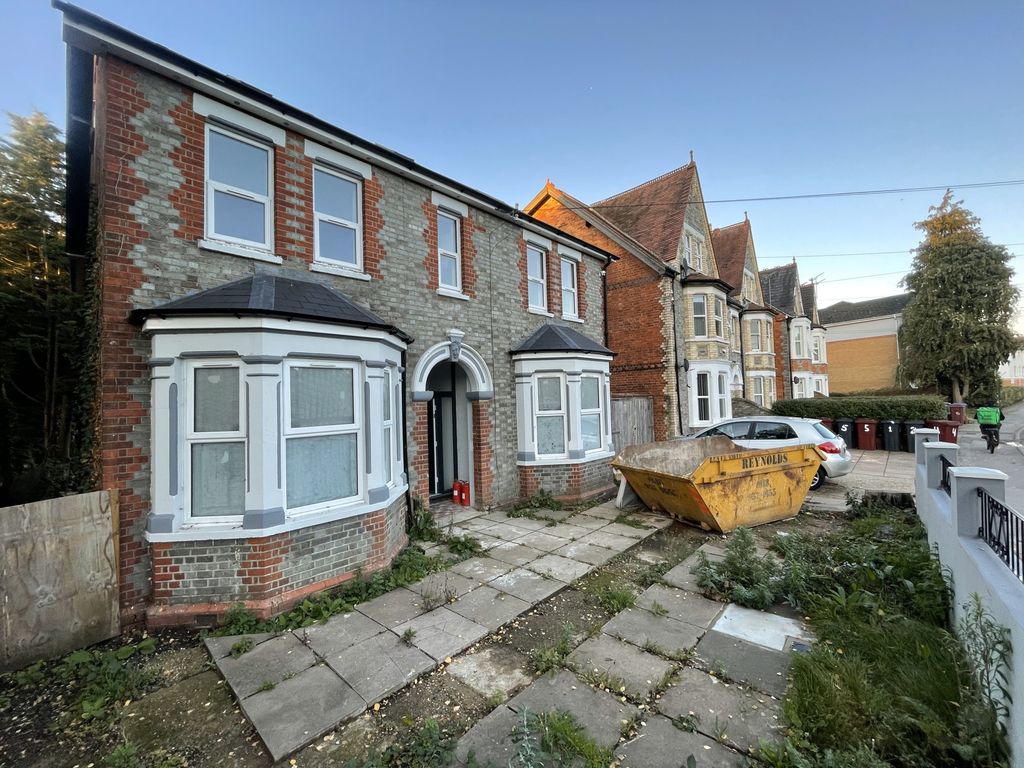 Property photo 2 of 34