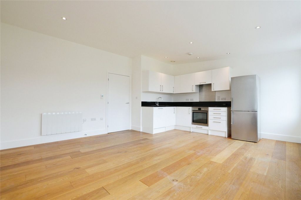 Property photo 2 of 11 Living Room