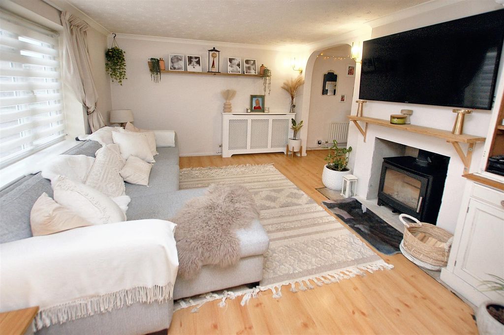 Property photo 2 of 23