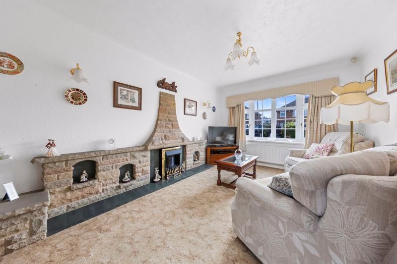 Property photo 3 of 40 Living-Room