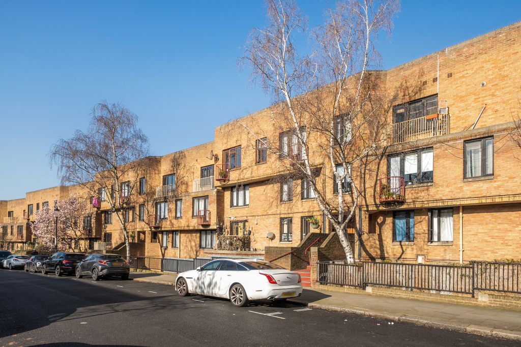 Property photo 1 of 9