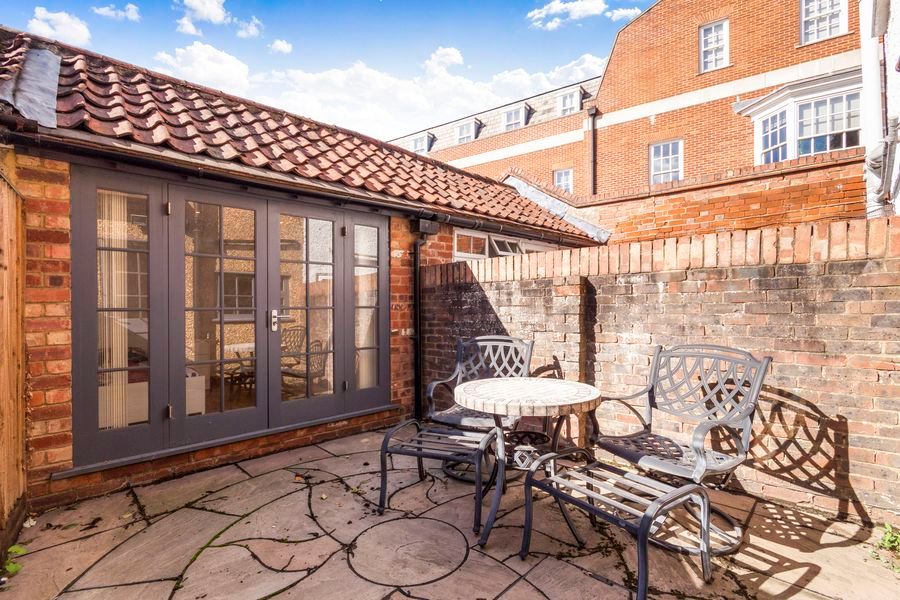 Property photo 2 of 9 2E77328B-E215-4264-A