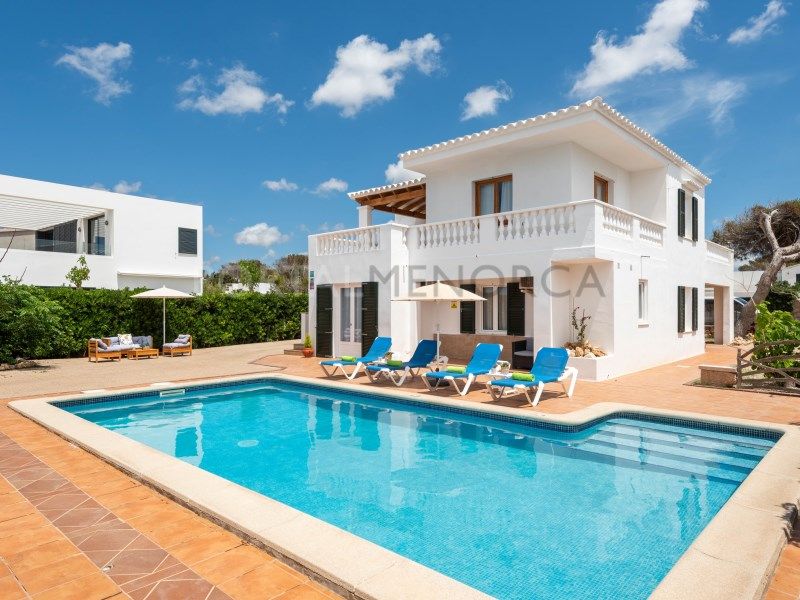 Property photo 2 of 44