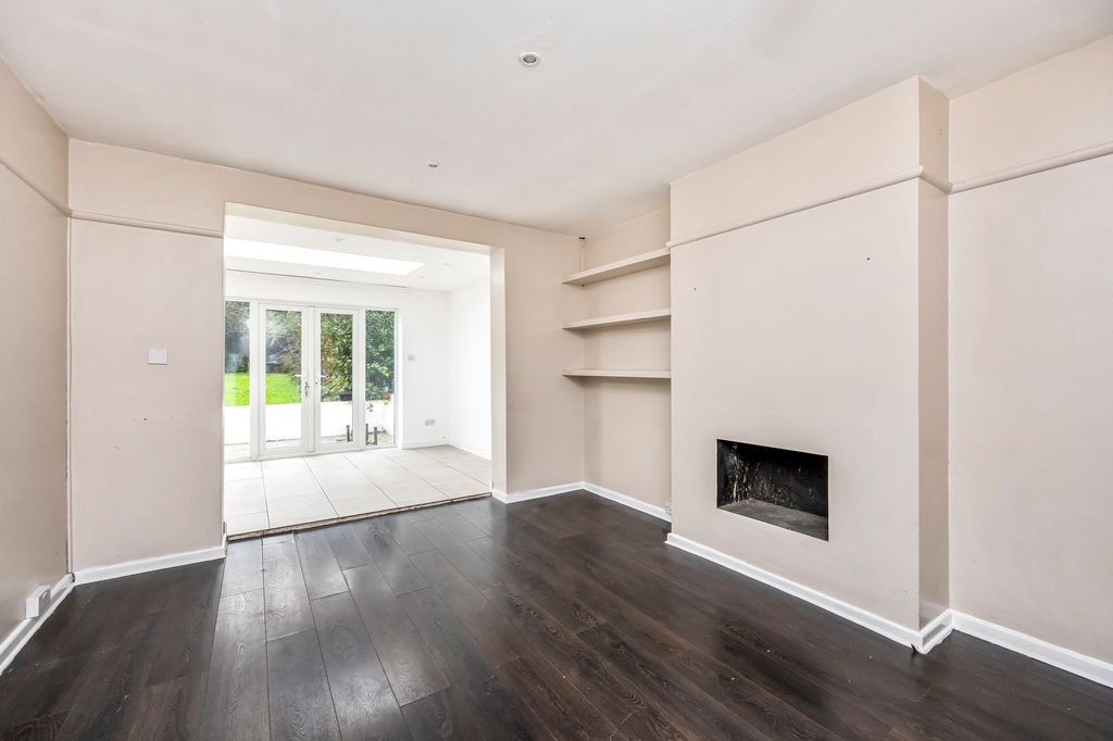 Property photo 3 of 20