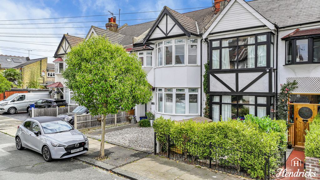 Property photo 1 of 32
