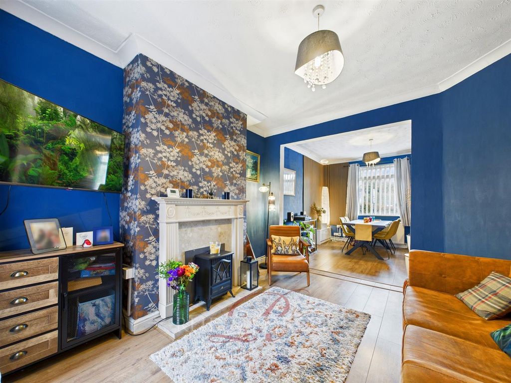 Property photo 2 of 18 Cam05148G0-Pr0096-Still023.Jpg