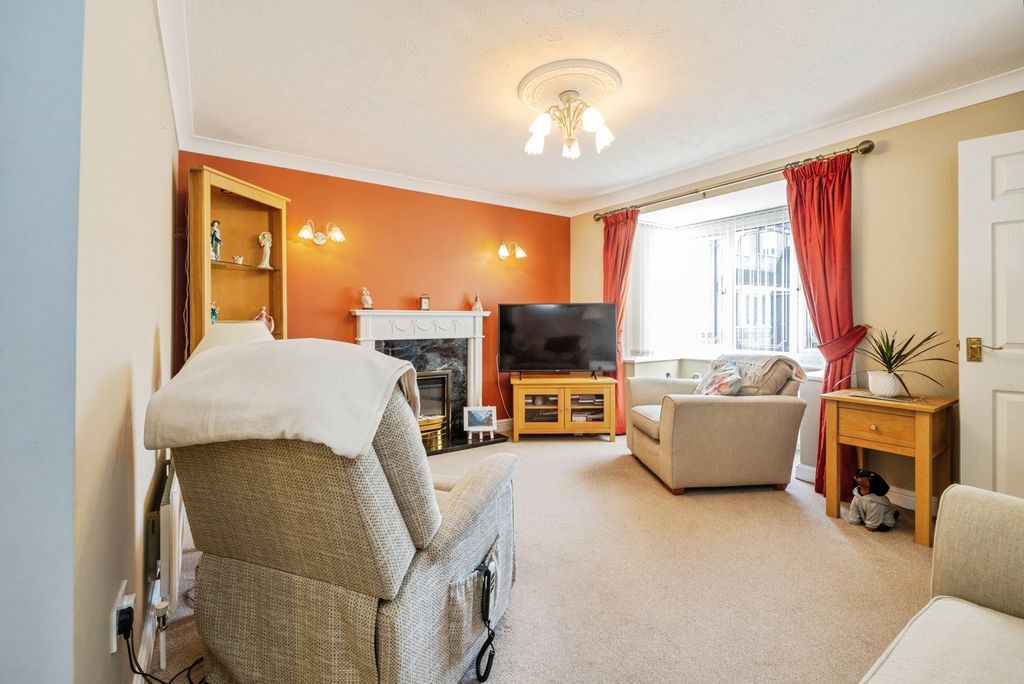 Property photo 2 of 12 Living Room