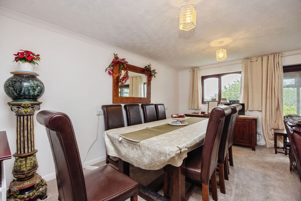 Property photo 3 of 20 Pbox-Img.Jpg