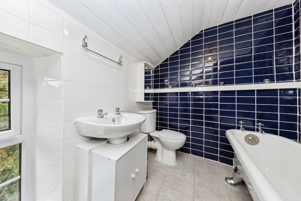 Property photo 2 of 17 Photo