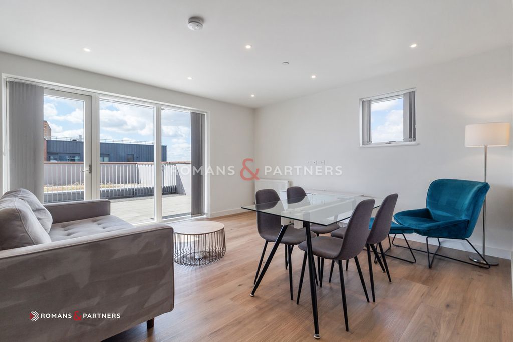 Property photo 2 of 24