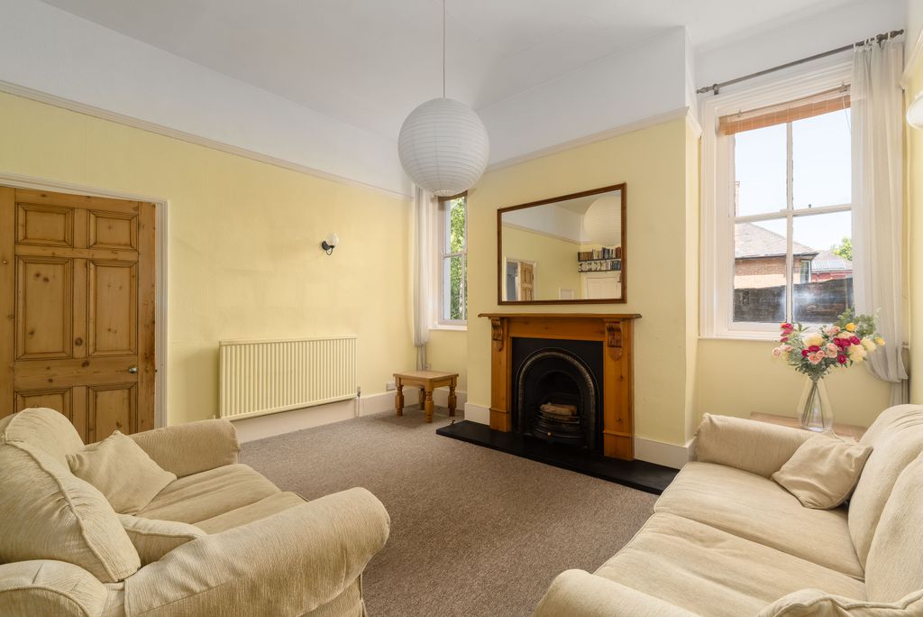 Property photo 2 of 24