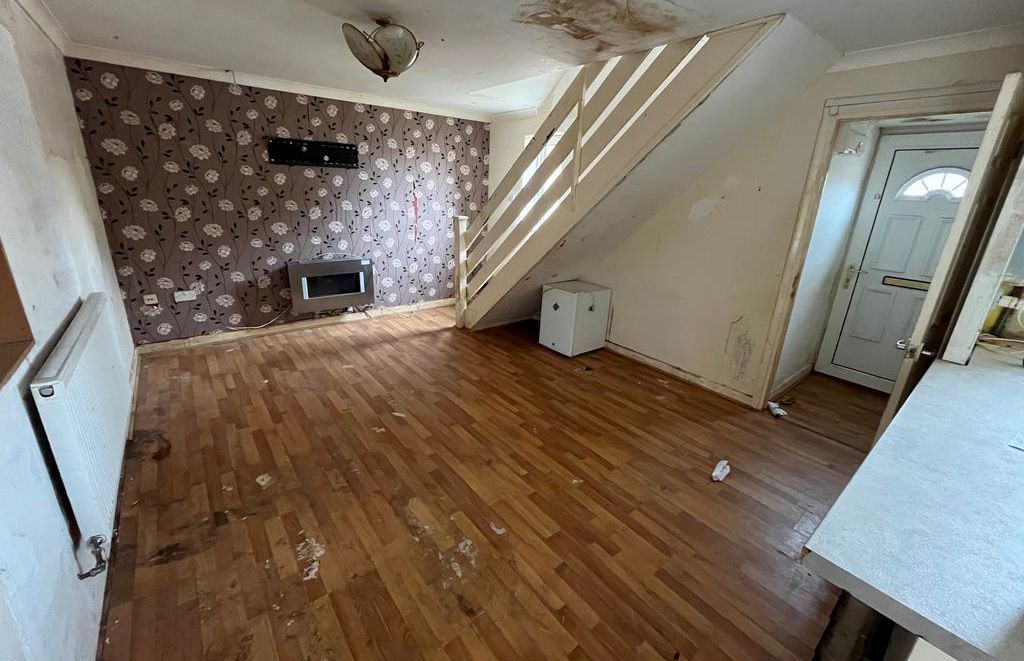 Property photo 2 of 17