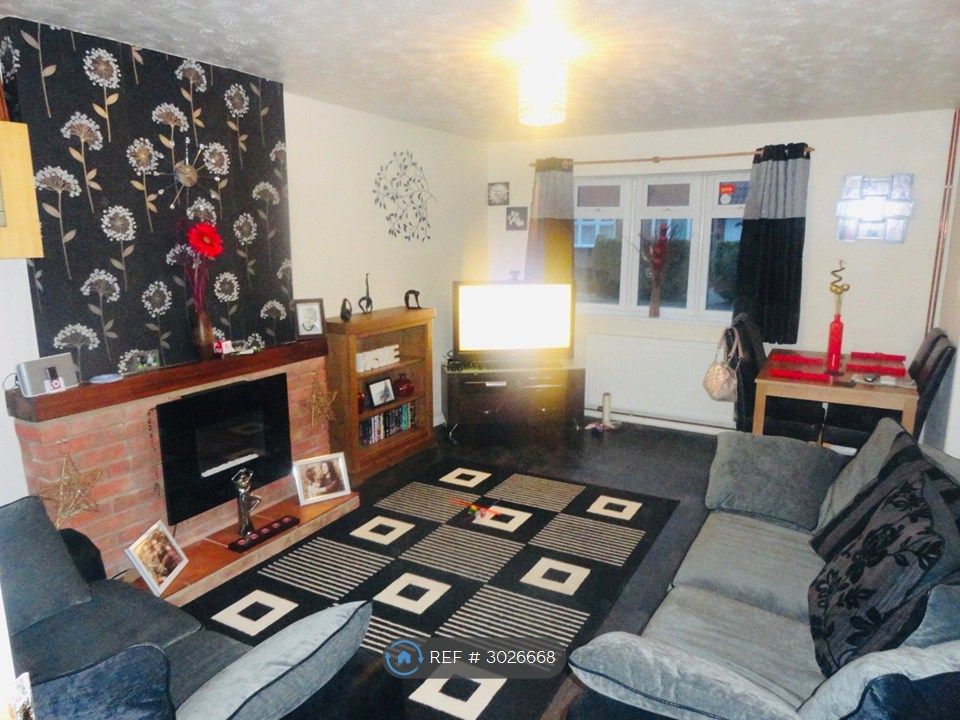 Property photo 2 of 12