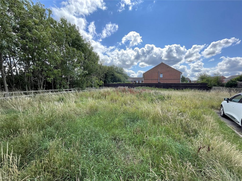 Property photo 1 of 3 Picture No. 02