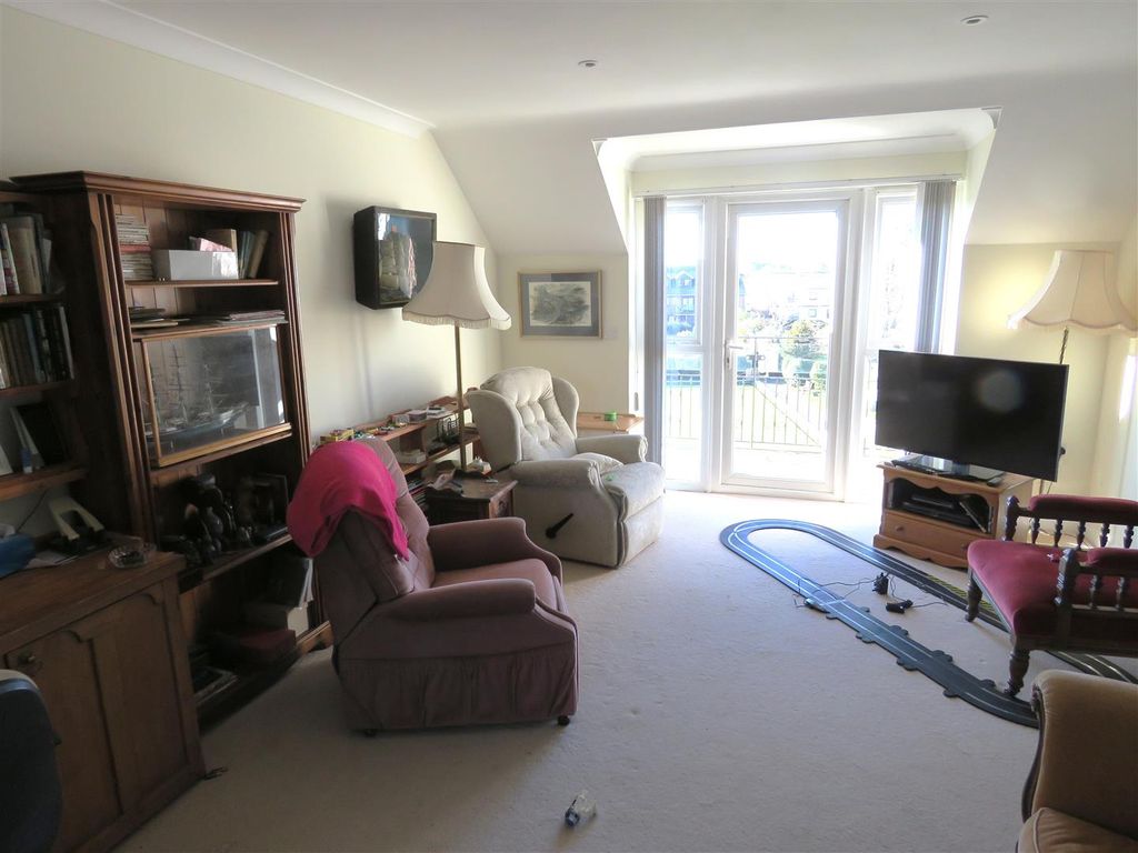 Property photo 2 of 11 Lounge Dining Room