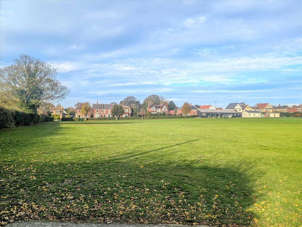 Property photo 2 of 14 Recreation Ground