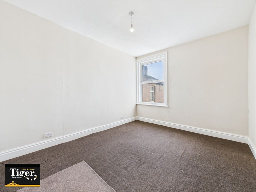 Property photo 2 of 17 Cam03440G0-Pr0330-Still008