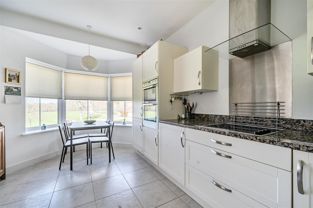 Additional image 8 of 2 bed flat for saleKing George's Drive, Liphook GU30