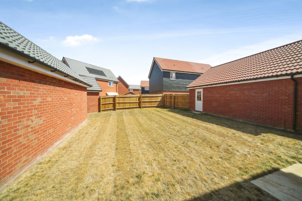 Property photo 2 of 23