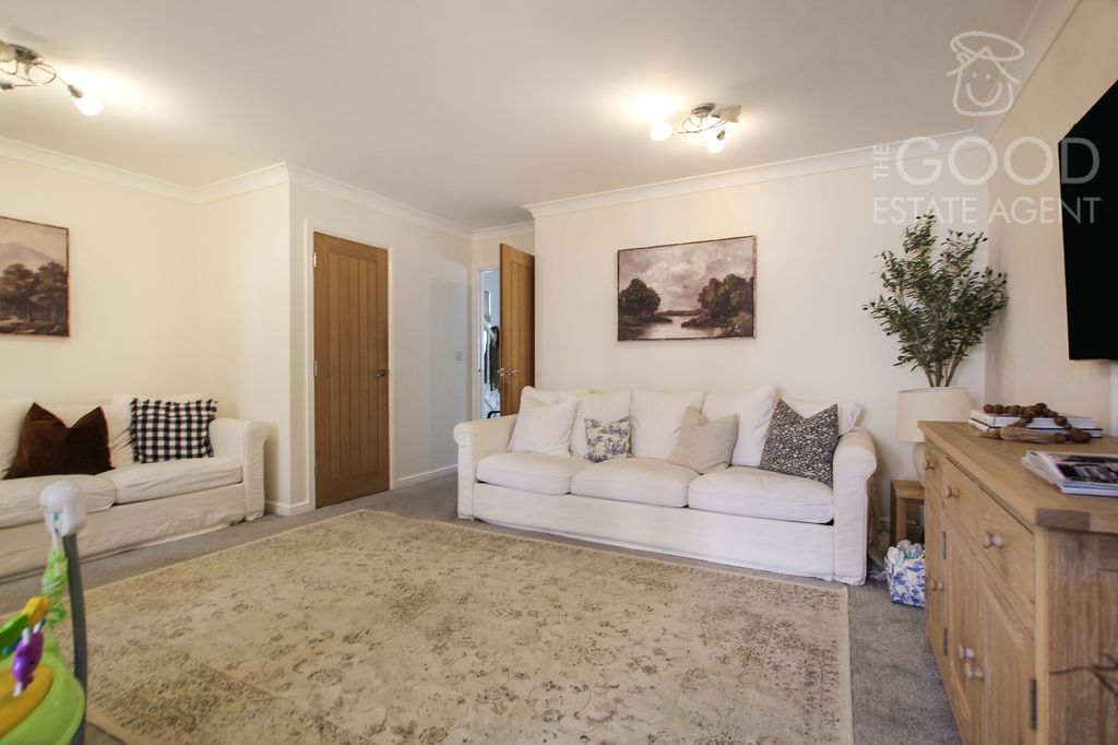 Property photo 3 of 18