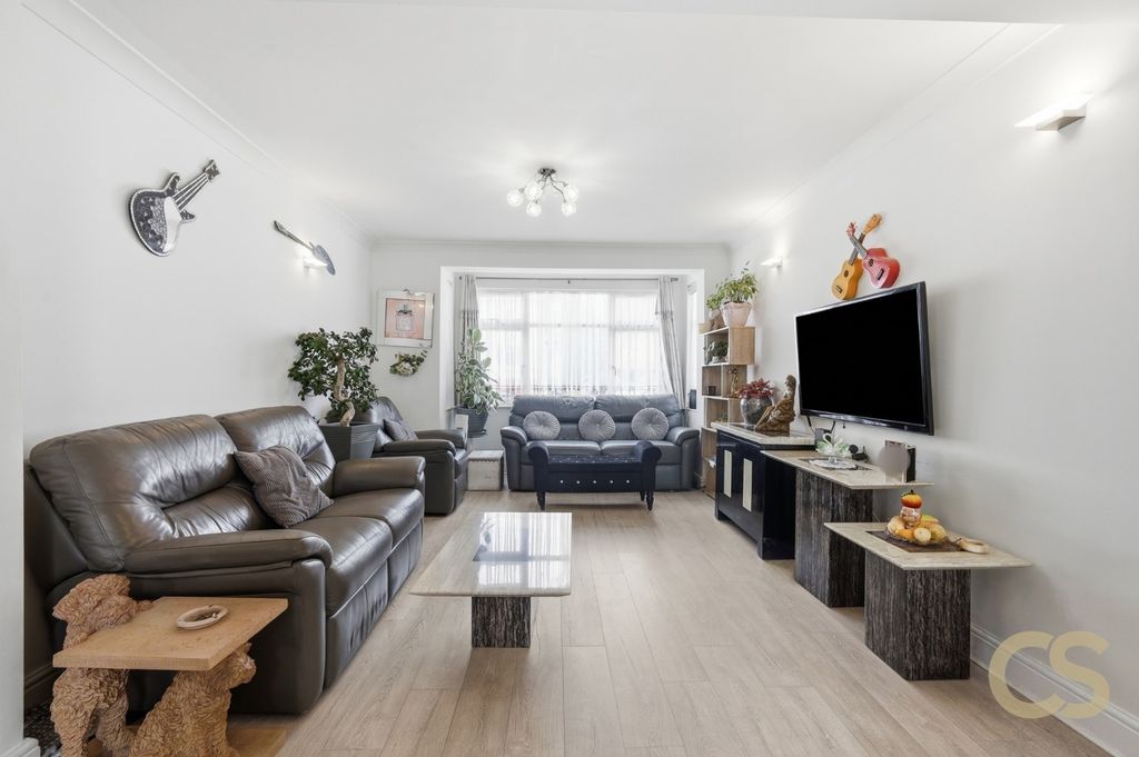 Property photo 2 of 18 5341033