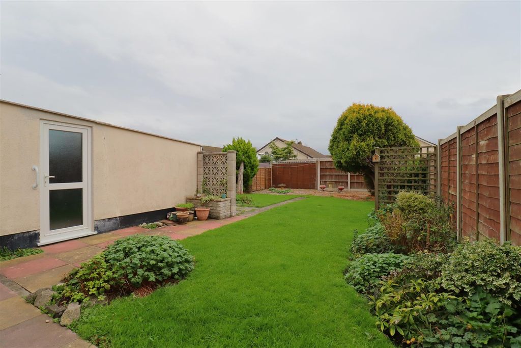 Property photo 3 of 25 Garden