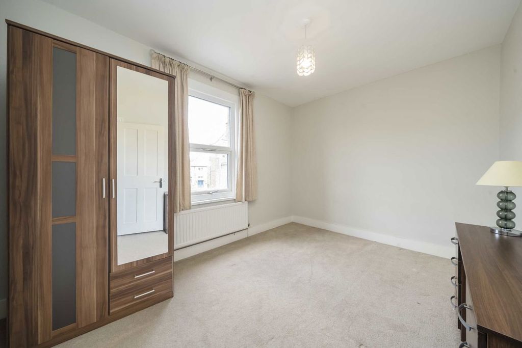 Property photo 3 of 7