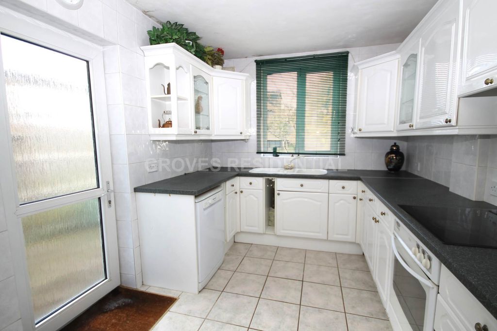 Property photo 2 of 16