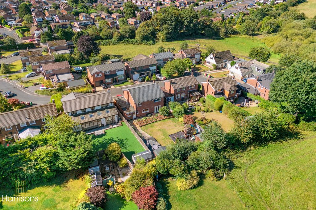 Property photo 2 of 46 4545661