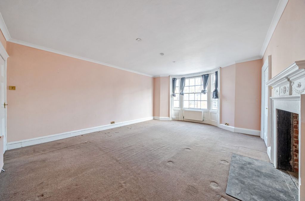 Property photo 3 of 15 Living Room