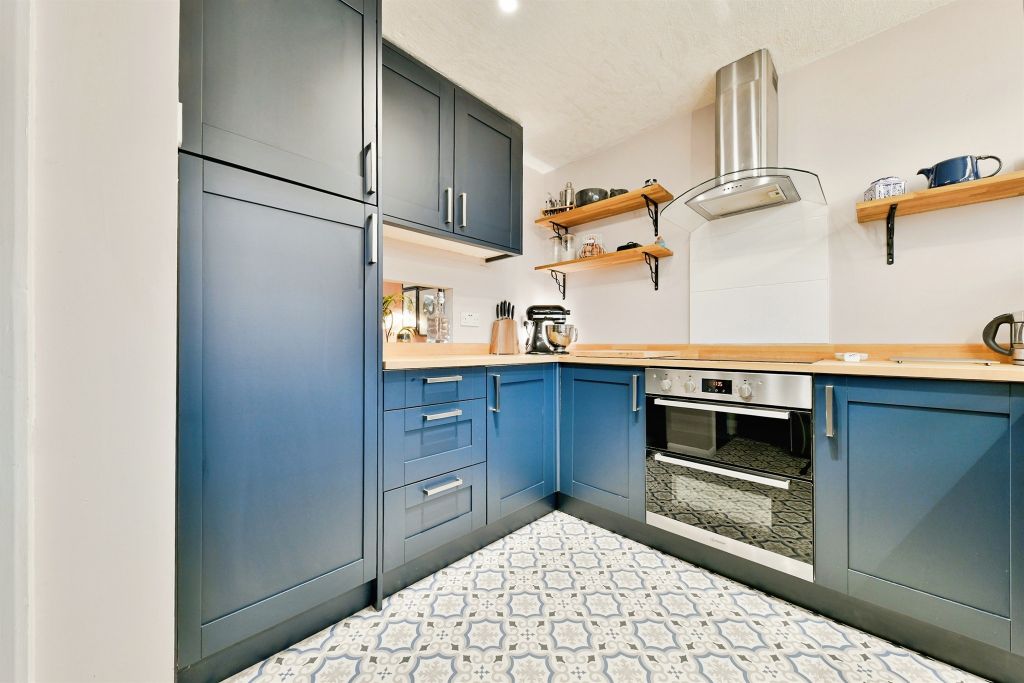 Property photo 3 of 16