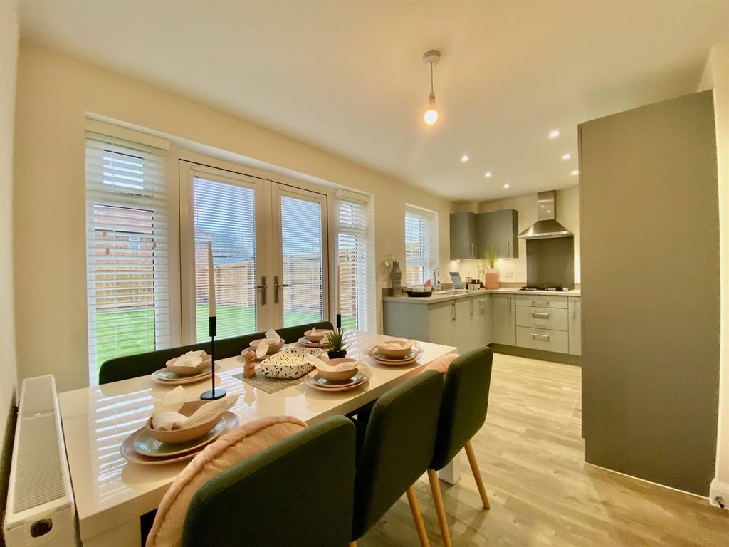 Property photo 3 of 21