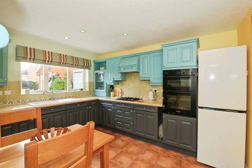 Property photo 3 of 18