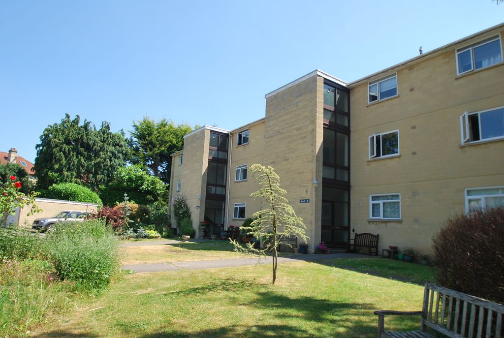 Property photo 1 of 9 Exterior