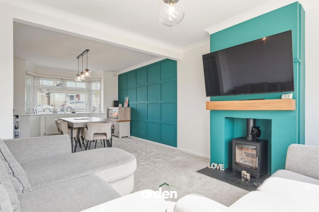 Property photo 3 of 17