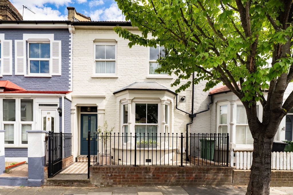 Property photo 1 of 17