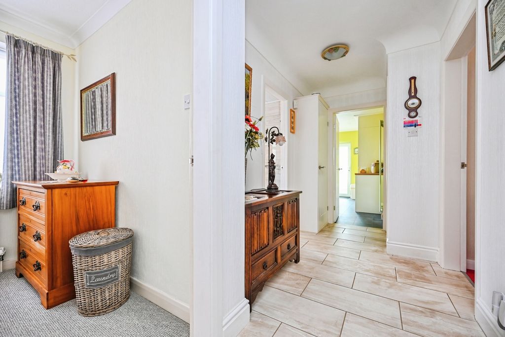 Property photo 2 of 17 Photo