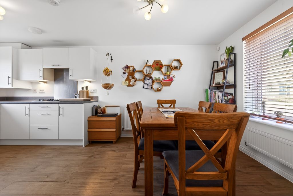 Property photo 3 of 20 Kitchen/Dining Room