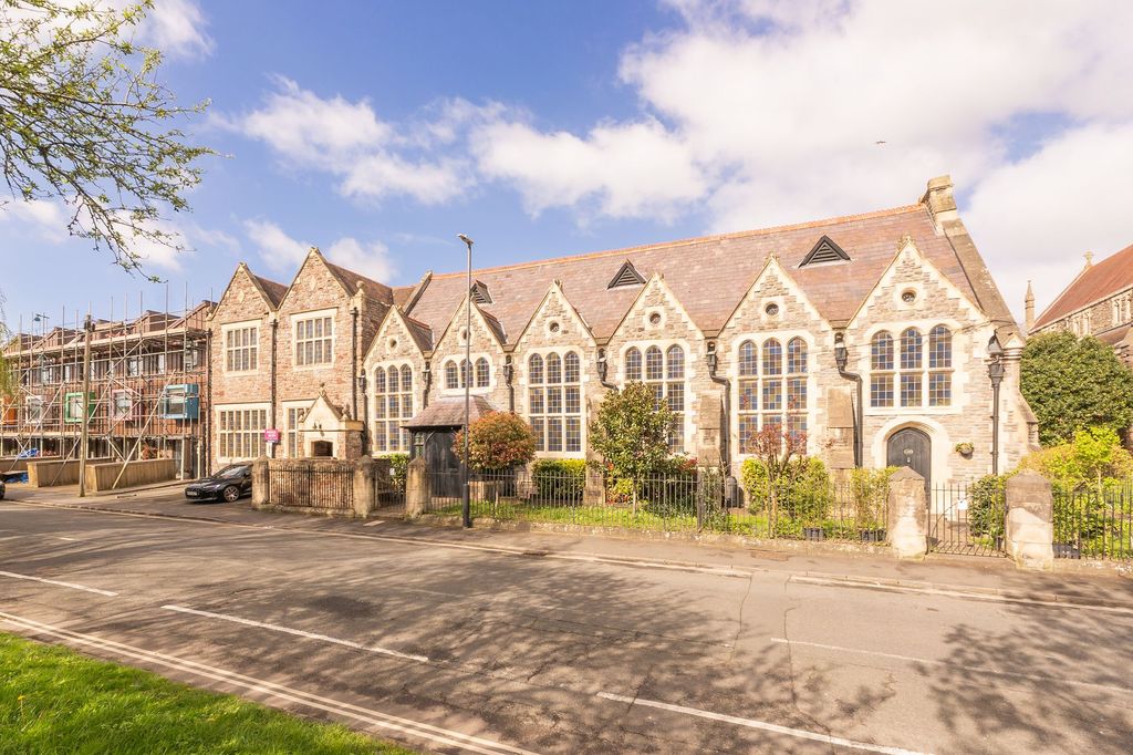 Property photo 1 of 16