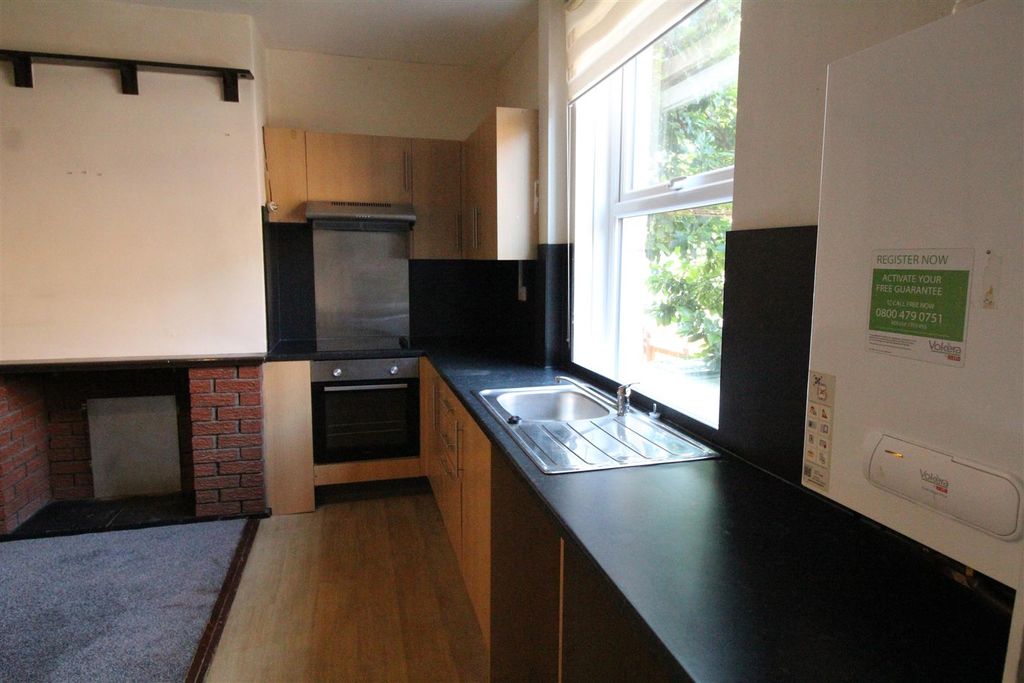 Property photo 3 of 7 Lounge With Kitchen Area