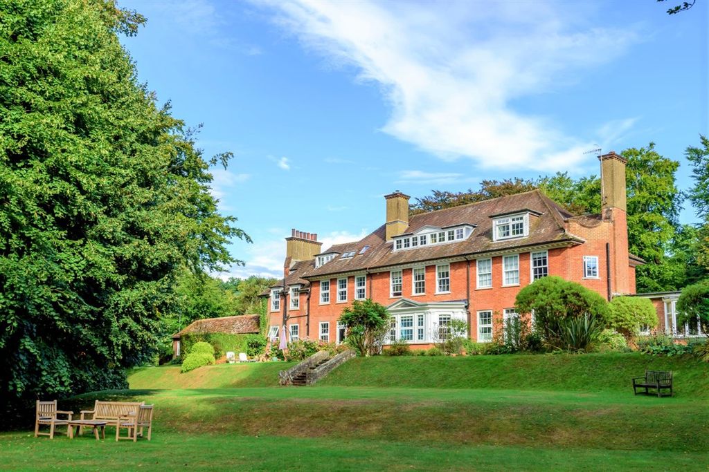 Property photo 1 of 10 (Main)