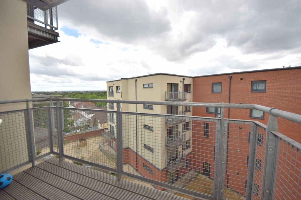 Property photo 3 of 17