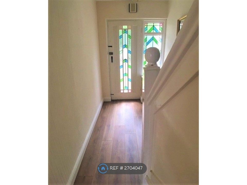 Property photo 2 of 14 Entrance