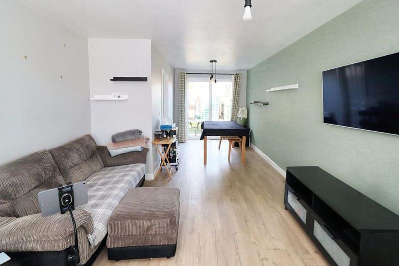 Property photo 3 of 8 Photo 3